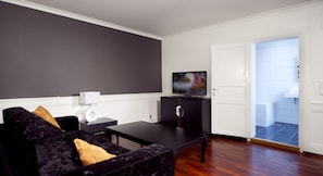 Premium bedding, pillow-top beds, WiFi, bed sheets