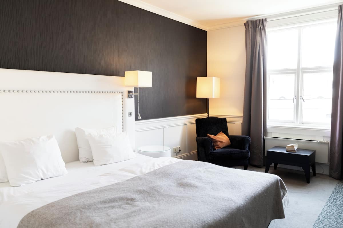 Chambre supérieure, 1 lit double | Literie de qualité, lit avec matelas à plateau-coussin