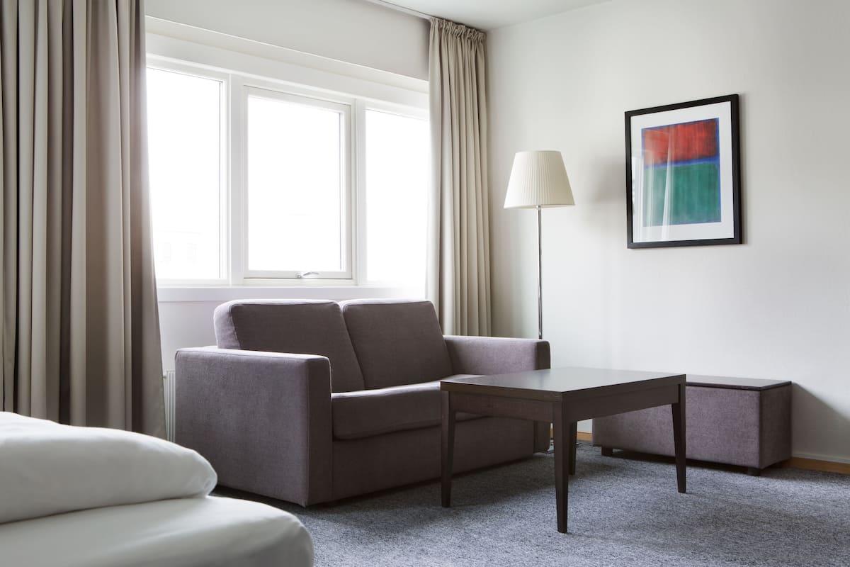 Coffres-forts dans les chambres, bureau, lits bébé (en supplément)