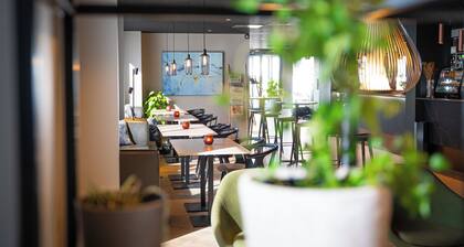 Comfort Hotel Victoria Floro, Markegata 43, 6900, Norway