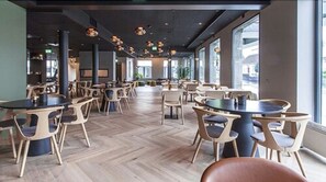 Buffet déjeuner servi tous les jours en supplément
