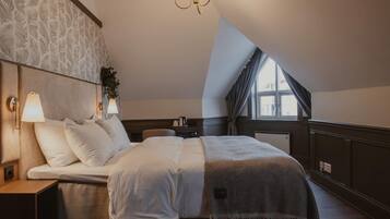 Dobbeltrom – deluxe, 1 dobbeltseng, ikke-røyk | Senger med overmadrass, skrivebord og blendingsgardiner