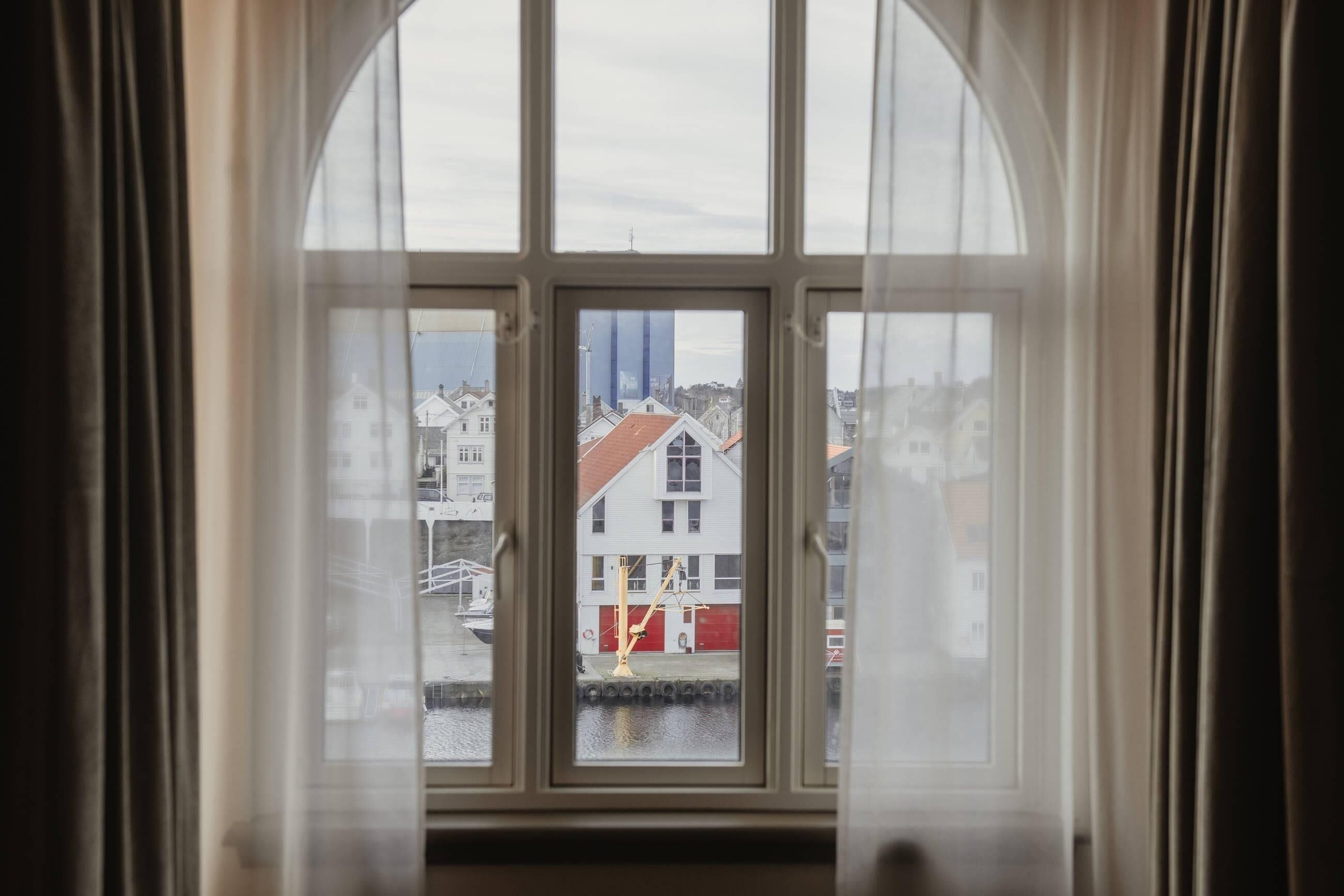 Suite – standard, 1 dobbeltseng, ikke-røyk | Senger med overmadrass, skrivebord og blendingsgardiner