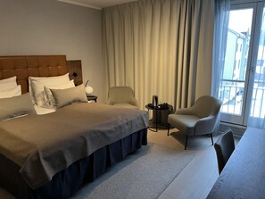 Superior Room, 1 Double Bed | Pillowtop beds, in-room safe, desk, iron/ironing board