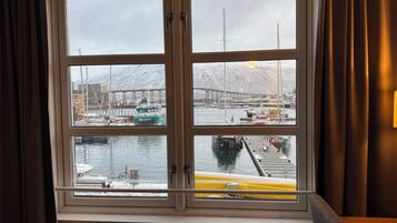 ์ํผ๋ฆฌ์ด๋ฃธ, ๋๋ธ์นจ๋ 1๊ฐ | ์๋ณ ์ ๋ง