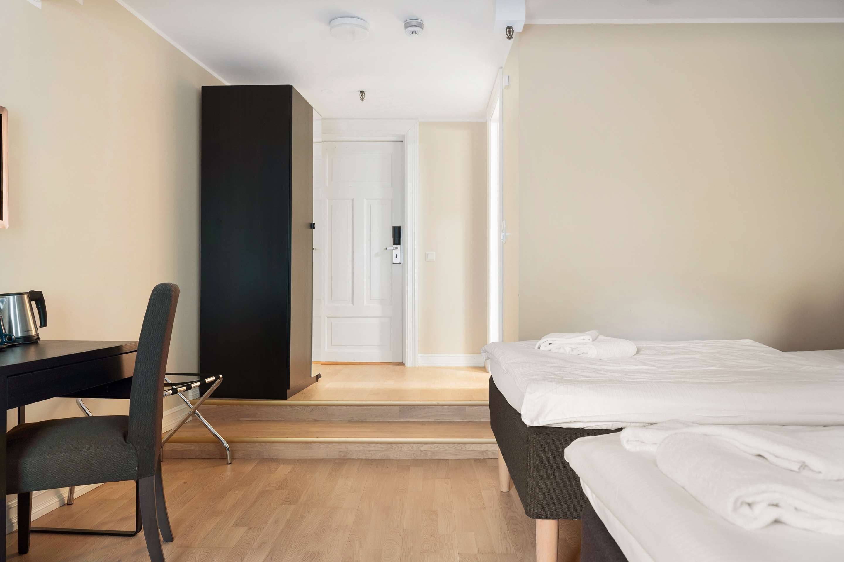 Standard Room, 2 Single Beds, Non Smoking | Pillow-top beds, in-room safe, desk, iron/ironing board