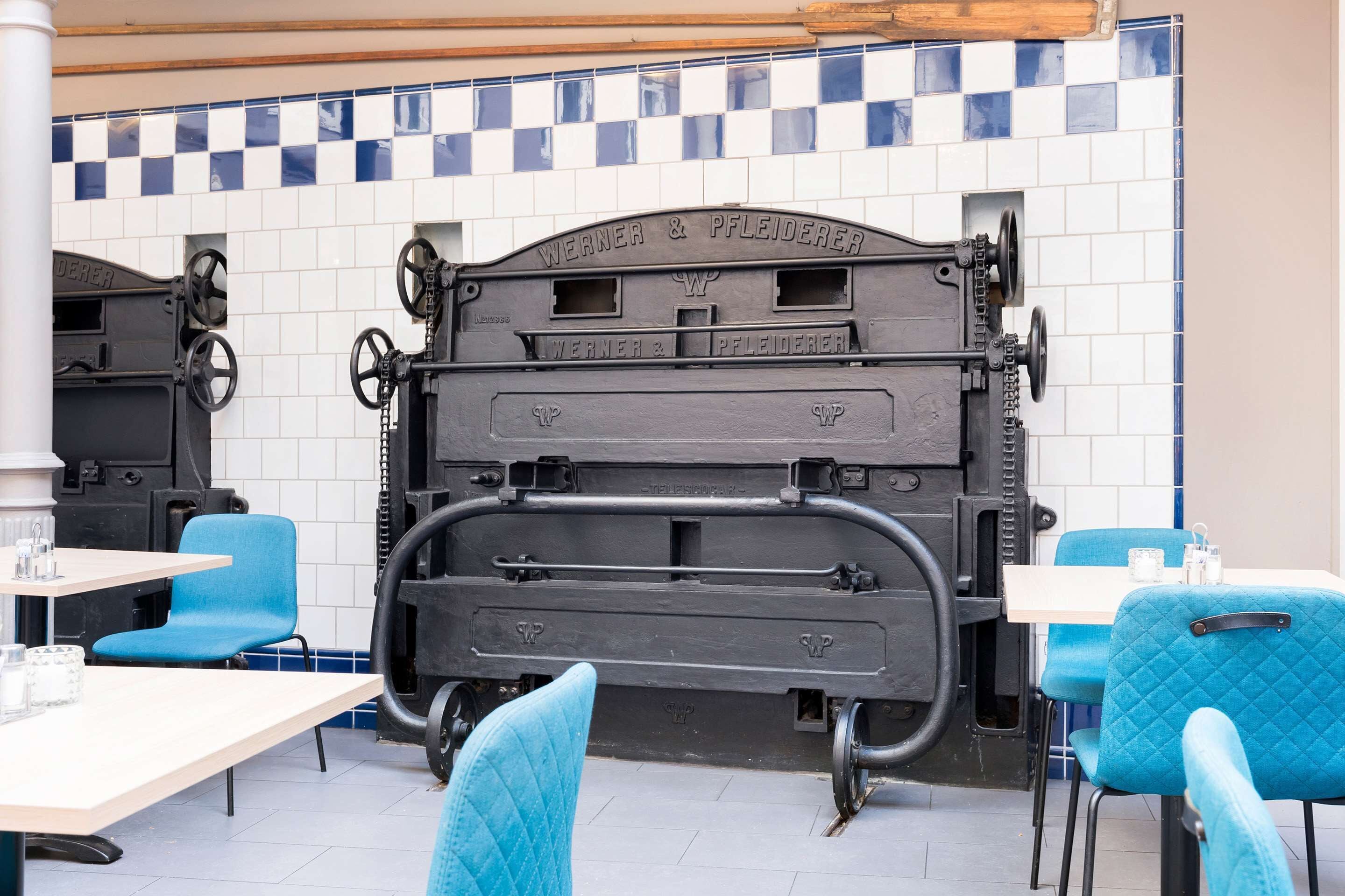 free daily full breakfast