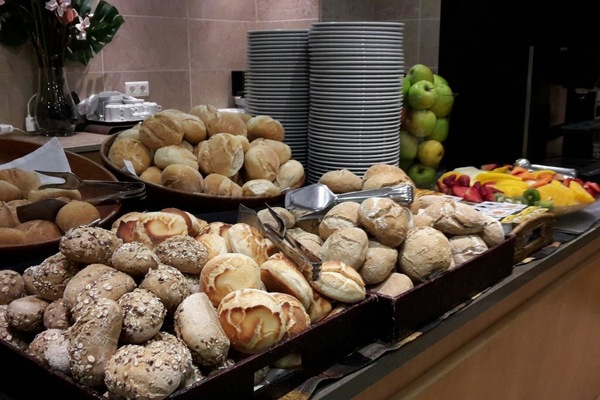 Daily buffet breakfast for a fee