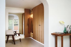 Superior Suite, 1 Bedroom | Wardrobe