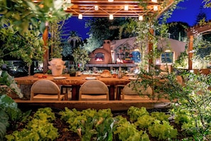 2 restaurants, breakfast, lunch, dinner served; Portuguese cuisine