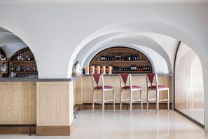 2 bares o lounges, bar junto a la alberca 