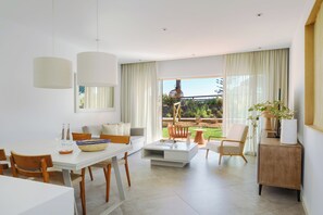 Luxury Apartment, 2 Bedrooms | Living area