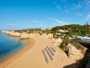 Privatstrand in der Nähe, weißer Sandstrand