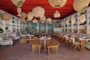 3 Restaurants, Frühstück, Mittagessen, Abendessen, portugiesische Küche