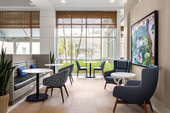 Hotel entrance and lobby at Hampton Inn & Suites San Juan