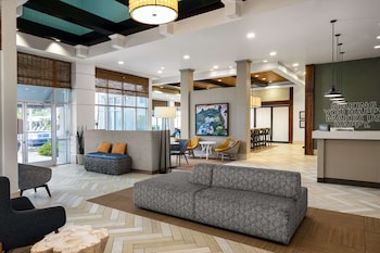 Hotel entrance and lobby at Hampton Inn & Suites San Juan