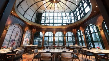 2 Restaurants, Mittagessen, Abendessen, chinesische Küche