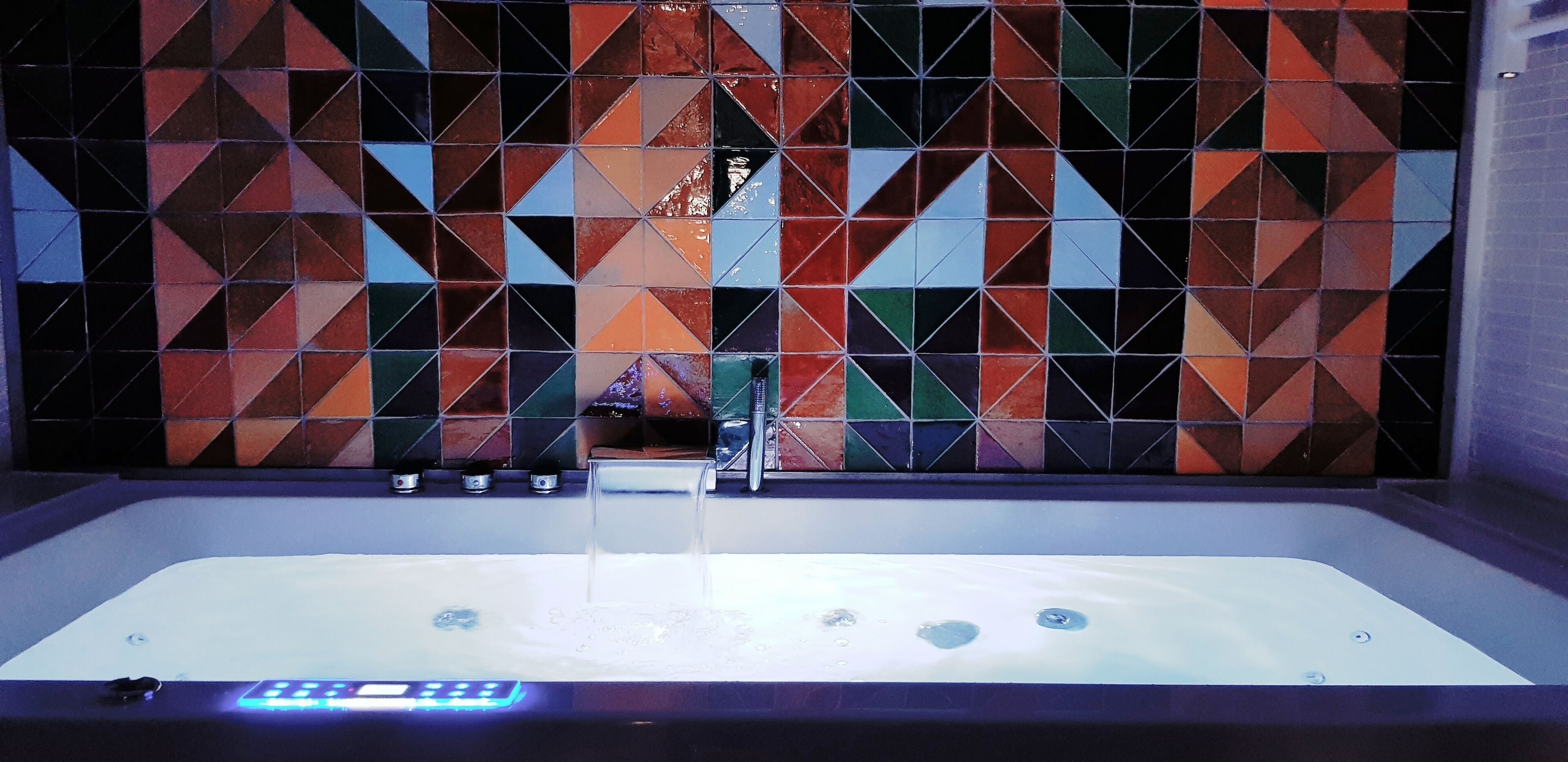 superior room with hidromassage | bathroom | combined shower/bathtub, hair dryer, slippers, towels