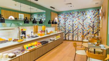 Päivittäinen buffetaamiainen (17.50 EUR per henkilö)