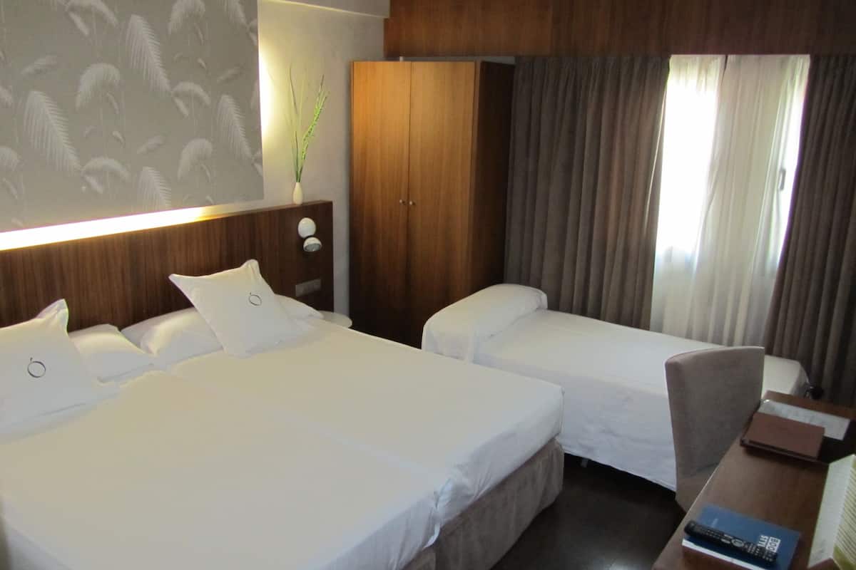 Doppelzimmer (with extra bed)