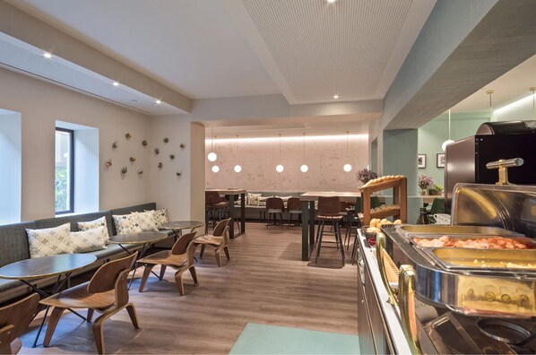 Daily buffet breakfast (EUR 14 per person)