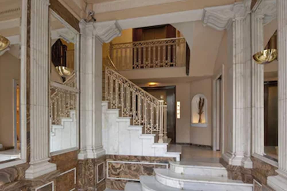 Hotel Via Augusta