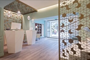 Interior entrance - Hotel Via Augusta (Barcelona)