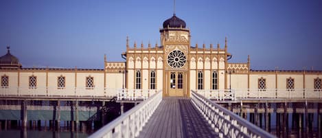 Pantai pribadi di sekitar