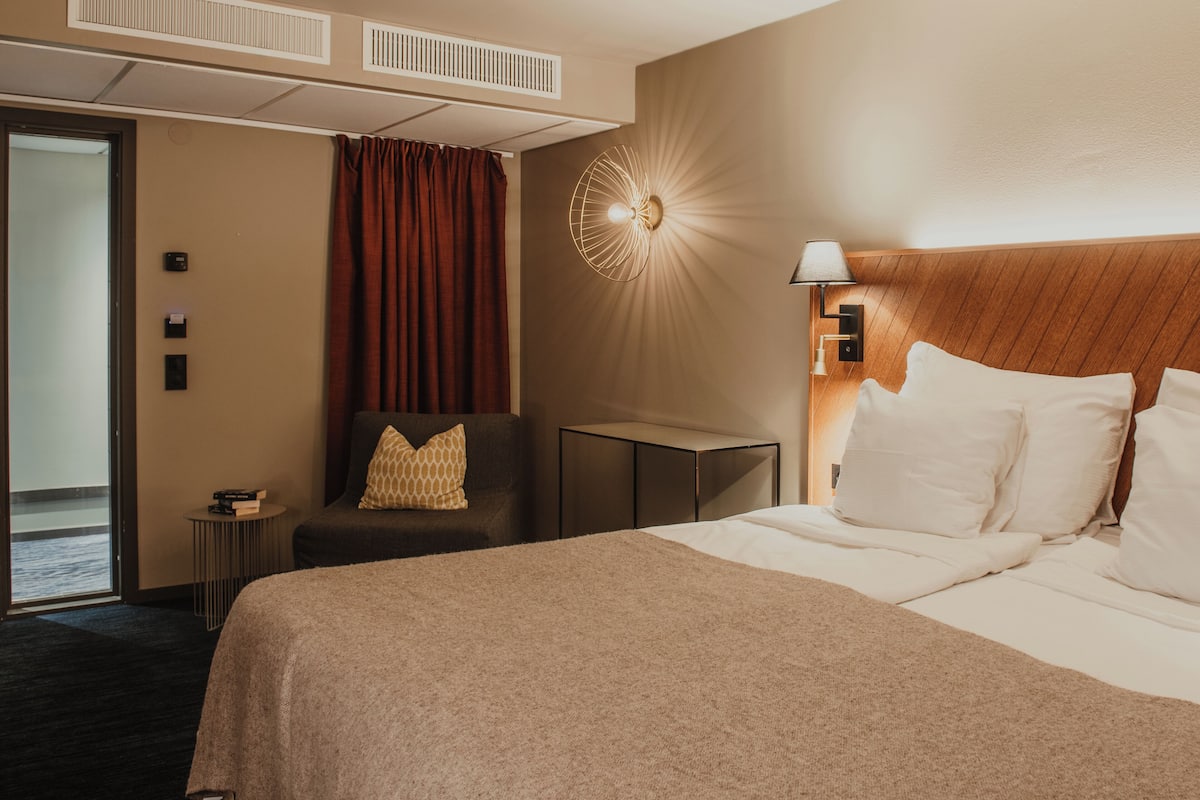 Chambre Double, pas de fenĂȘtre (Compact)