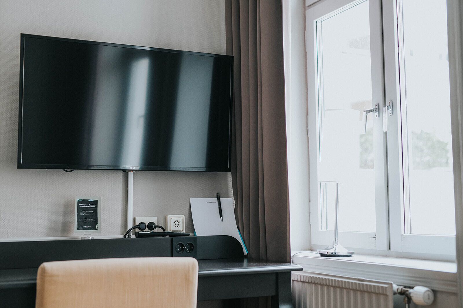 single room (compact) | minibar, desk, iron/ironing board, cots/infant beds