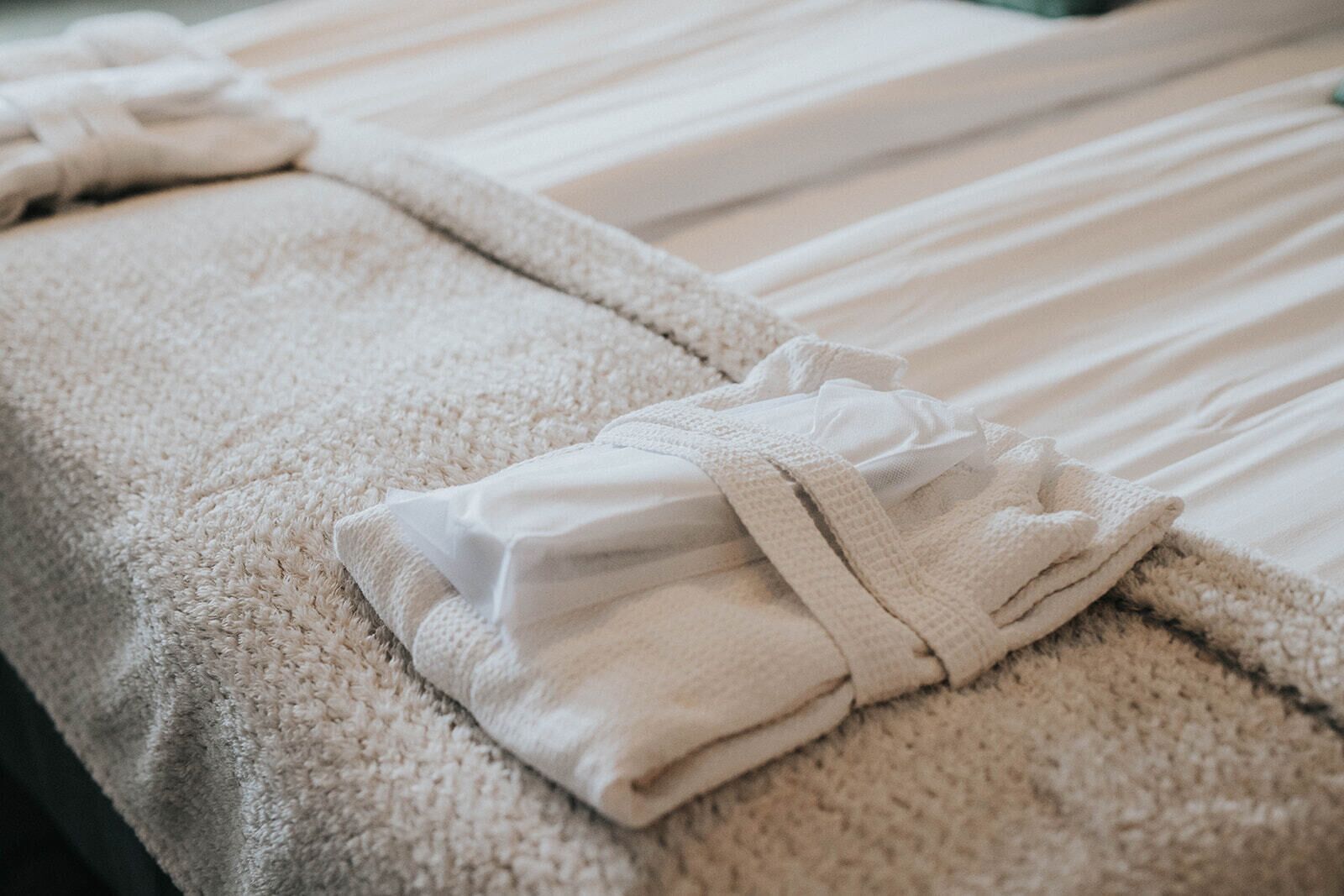 superior room, 2 single beds | minibar, desk, iron/ironing board, cots/infant beds