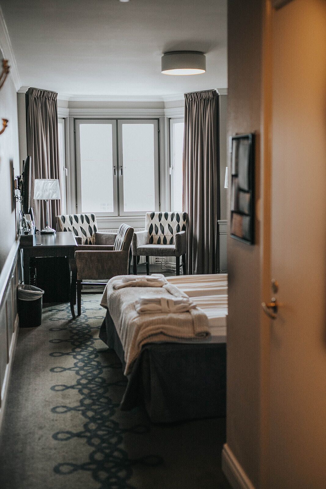 superior room, 2 single beds | minibar, desk, iron/ironing board, cots/infant beds