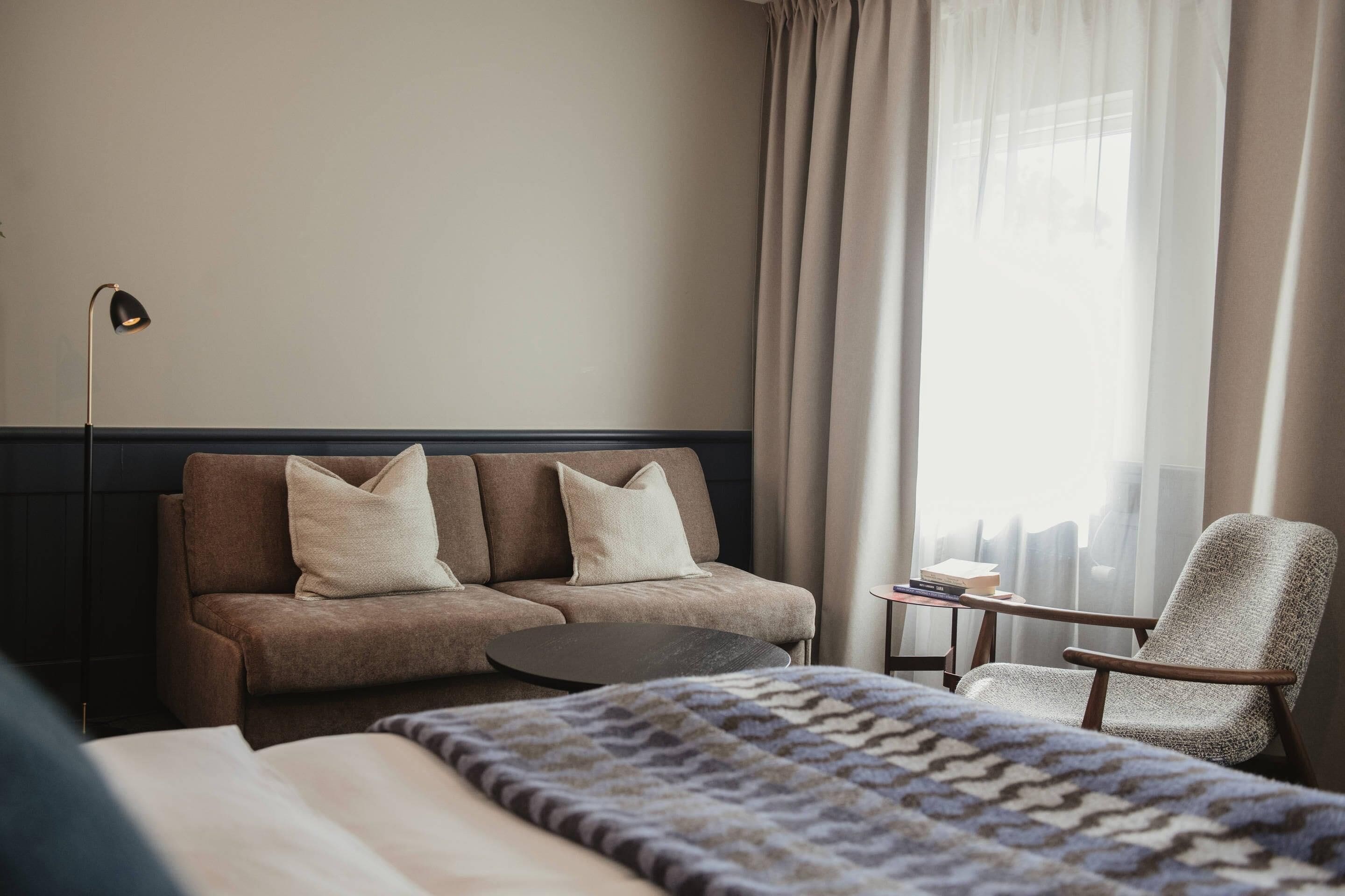 Deluxe Double Room, 1 Double Bed with Sofa bed, Non Smoking | Desk, iron/ironing board, cots/infant beds, WiFi