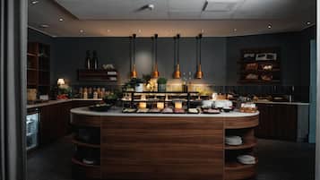 Free daily full breakfast