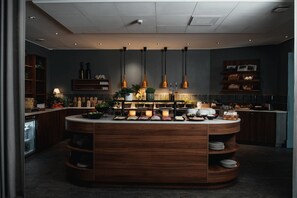 Free daily full breakfast