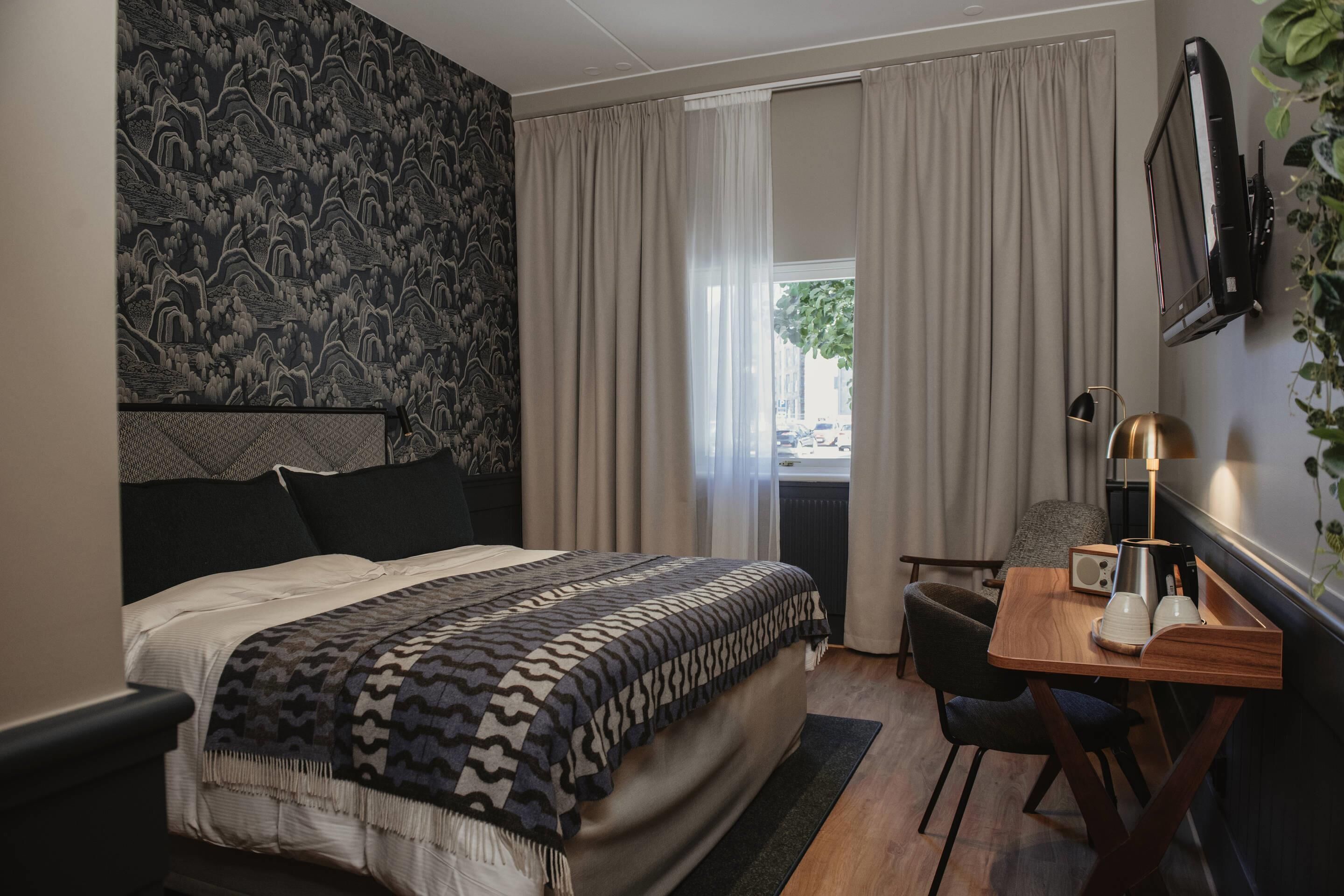 Standard Room, 1 Double Bed | Desk, iron/ironing board, cots/infant beds, WiFi