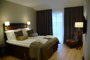 Superior Room, 1 Double or 2 Single Beds | In-room safe, desk, iron/ironing board, cots/infant beds - Home Hotel Bilan (Karlstad)