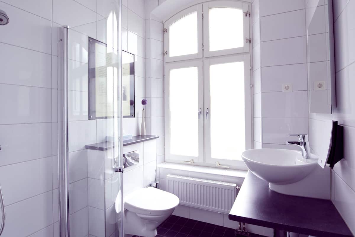 room, 1 double bed (compact) | bathroom | hair dryer, towels