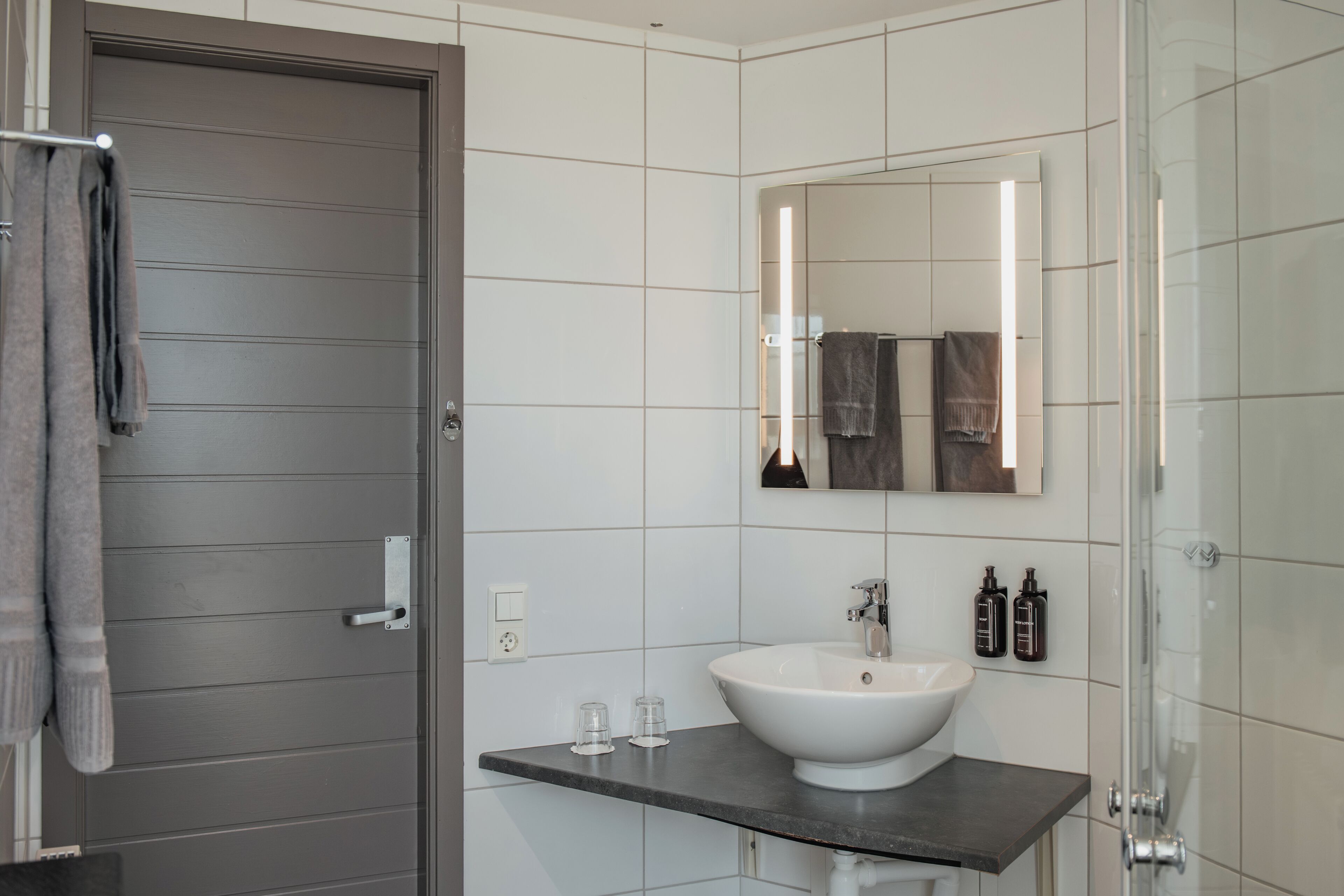 Habitación superior, 1 cama matrimonial o 2 camas individuales | Baño | Secadora de cabello y toallas 