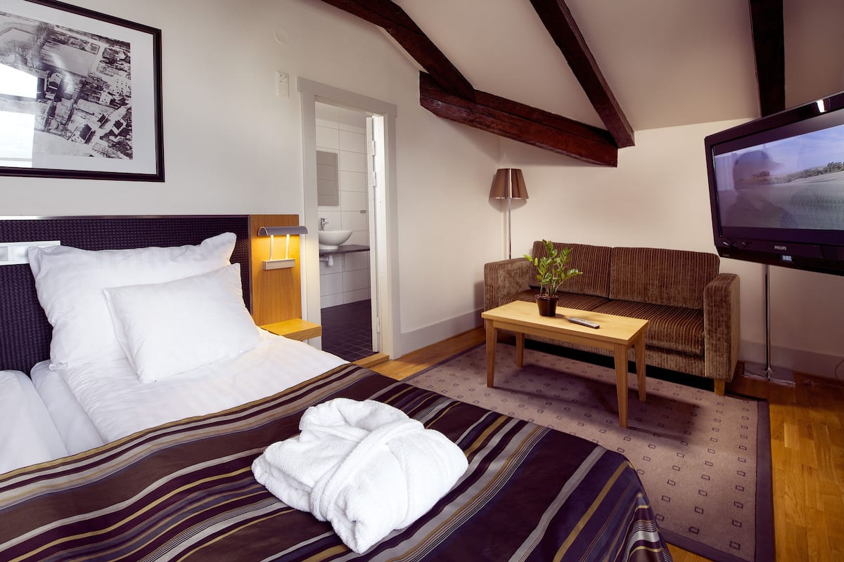 in-room safe, desk, iron/ironing board, cots/infant beds