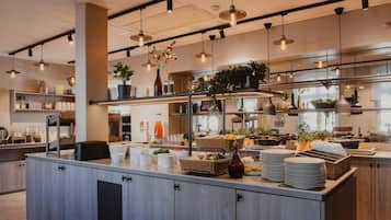Free daily buffet breakfast