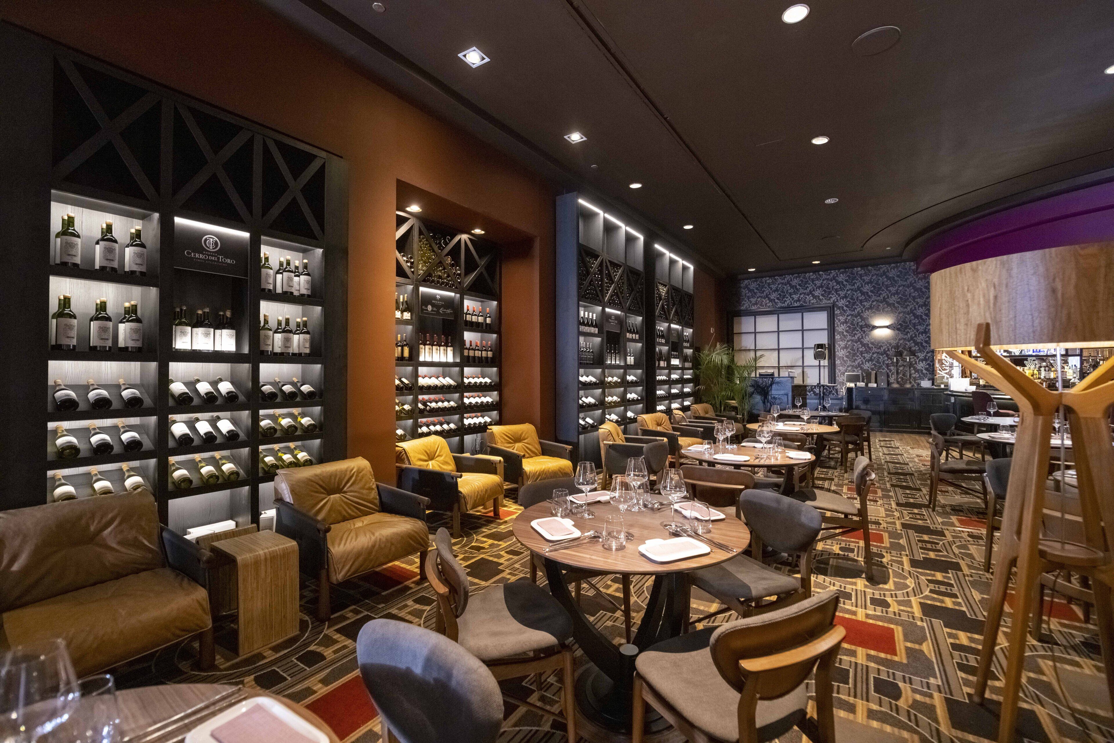 6 restaurants, breakfast, lunch, dinner served; mediterranean cuisine