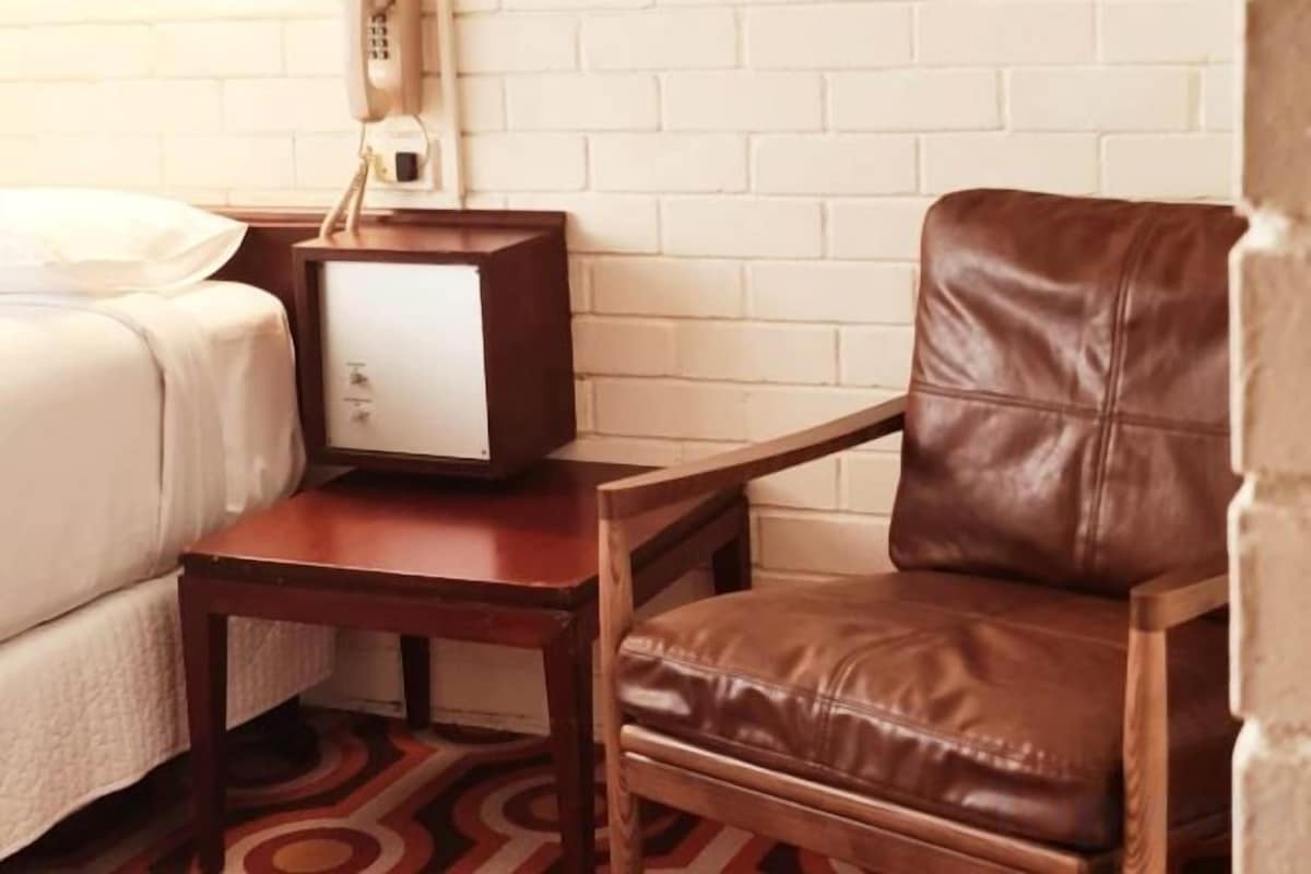 Desk, laptop workspace, WiFi (free), bed sheets