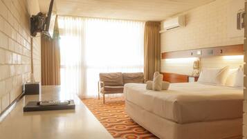 Schreibtisch, laptopgeeigneter Arbeitsplatz, kostenloses WLAN