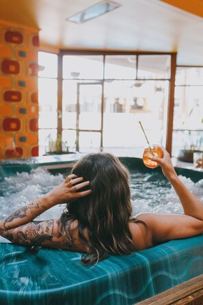 Indoor spa tub - Indian Ocean Hotel (Scarborough)