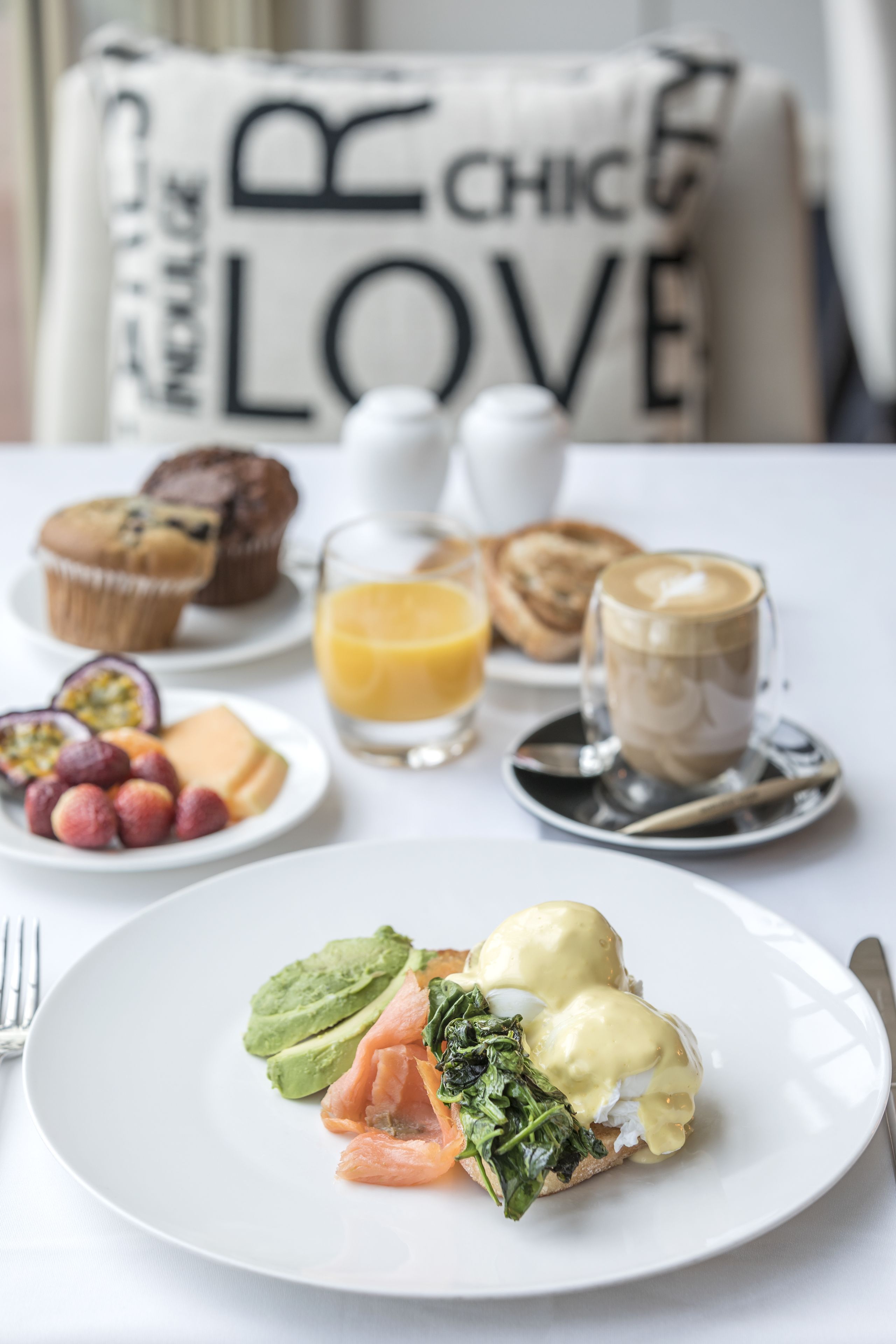 daily buffet breakfast for a fee