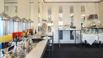 Daily buffet breakfast for a fee