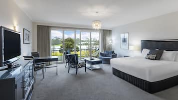 Ropa de cama de alta calidad, colchones con pillow-top y minibar