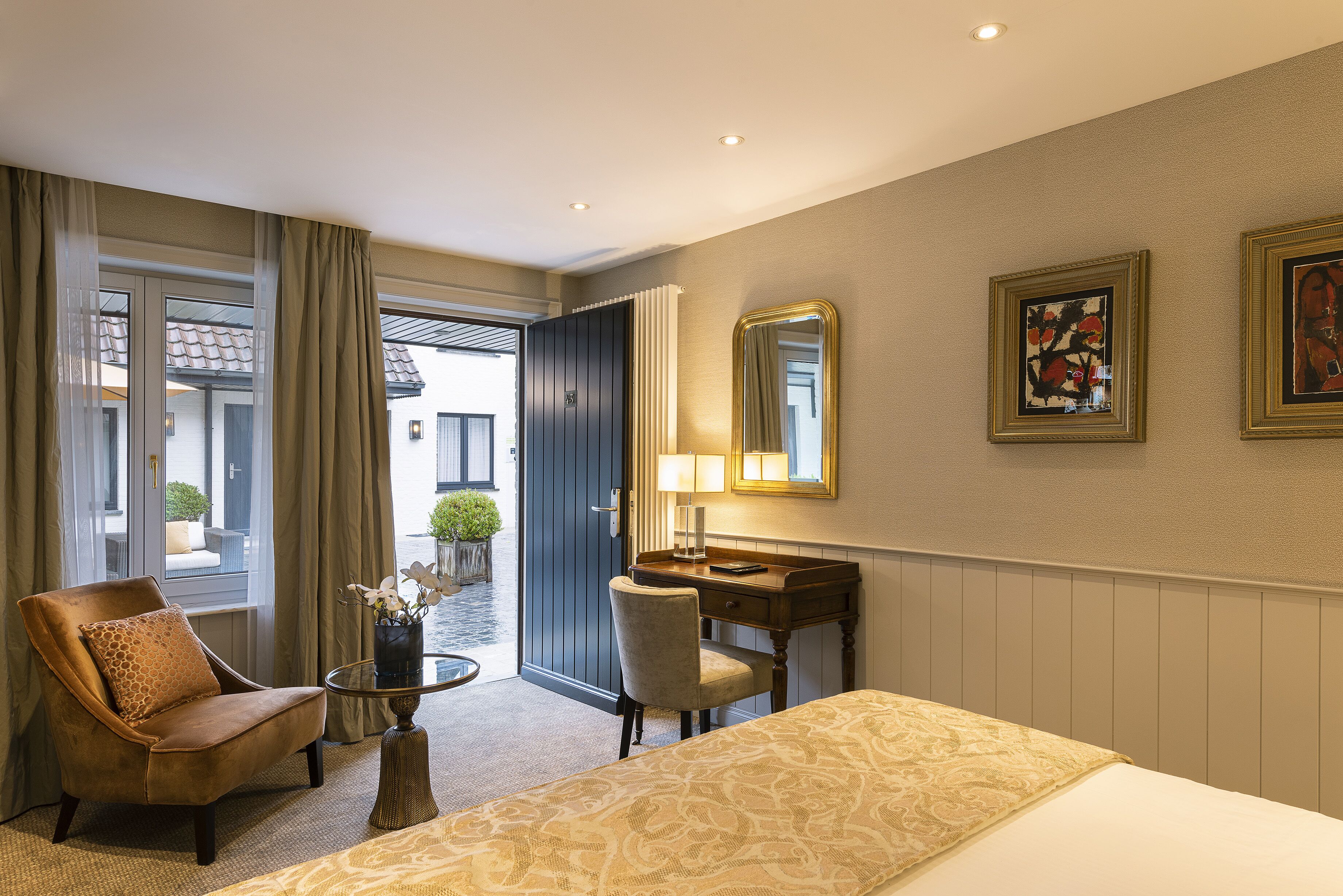 classic room | hypo-allergenic bedding, pillow-top beds, in-room safe