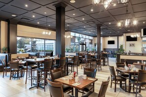 Se sirven desayunos, comidas y cenas 